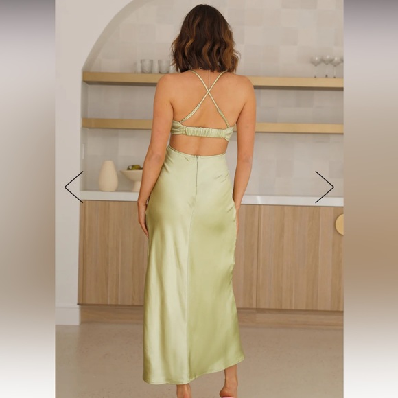 Green satin maxi dress (great for bridesmaid!)- XS - Picture 2 of 7